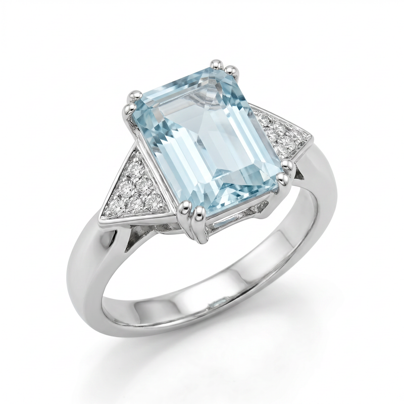 Anello in oro bianco con acquamarina e diamanti